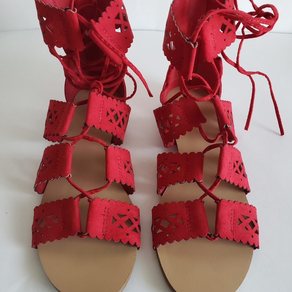 Shoe Dazzle Red Flat Brendaly Sandals Size 8